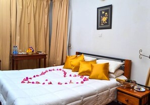 Double Room | Desk, iron/ironing board, free WiFi, bed sheets - ACK Guest House Mombasa (Mombasa)
