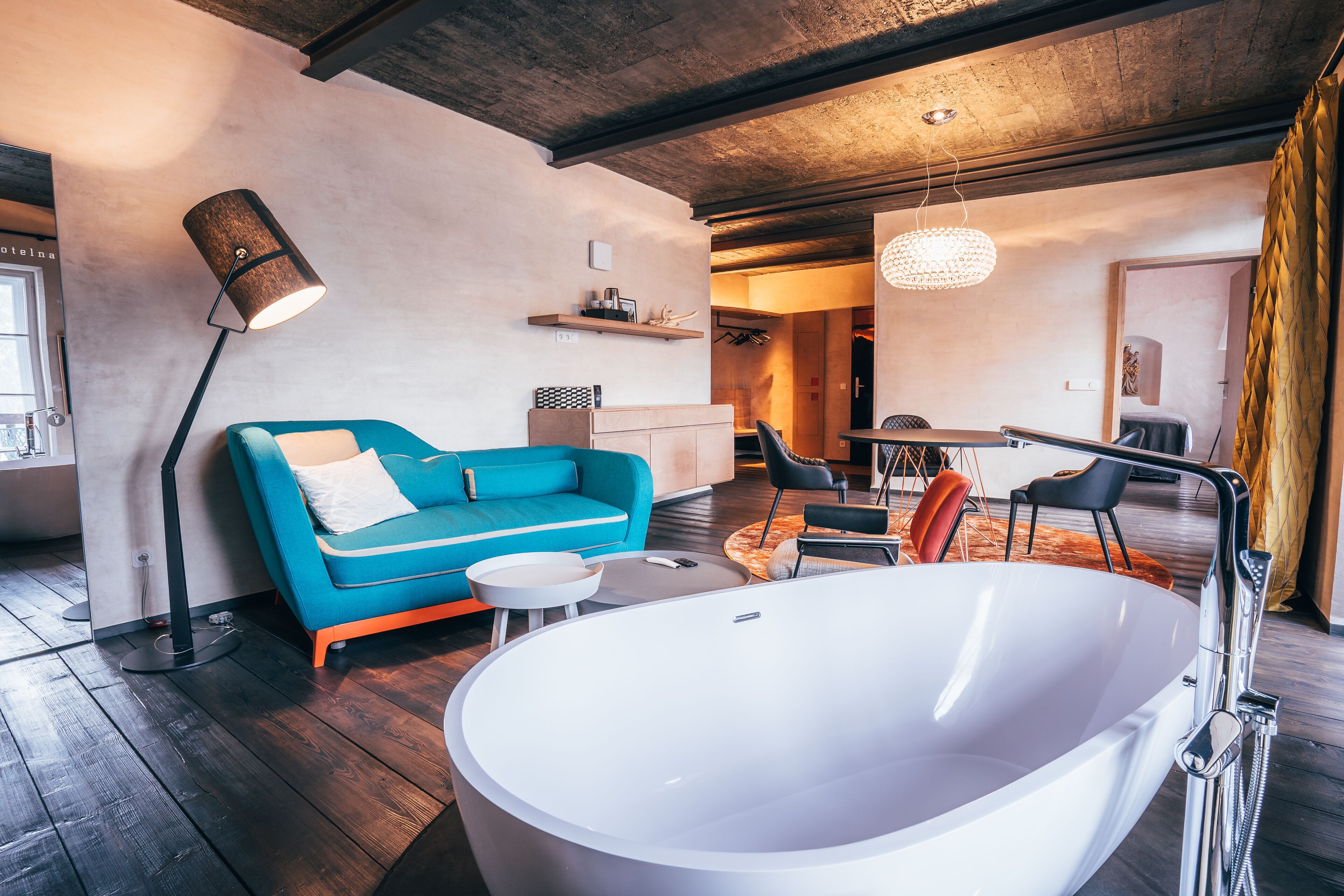 Bathtub besar