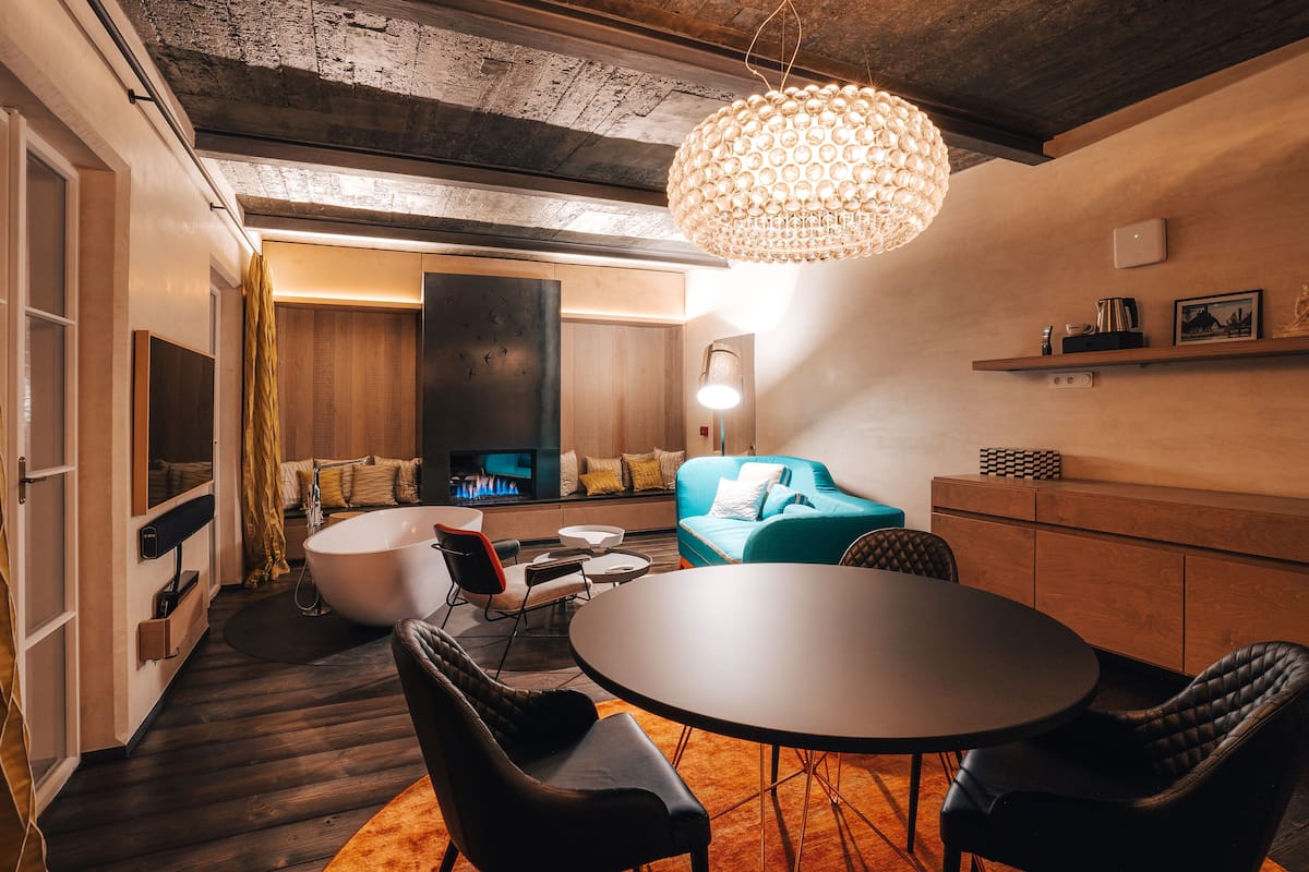 Deluxe Apartment, Balcony | Private kitchenette | Mini-fridge