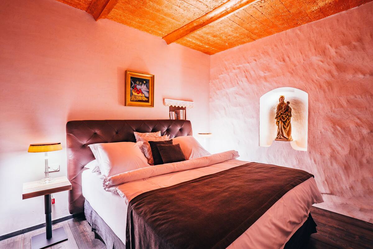 Deluxe Apartment, Balcony | Minibar (free items), in-room safe, blackout drapes, WiFi (free)