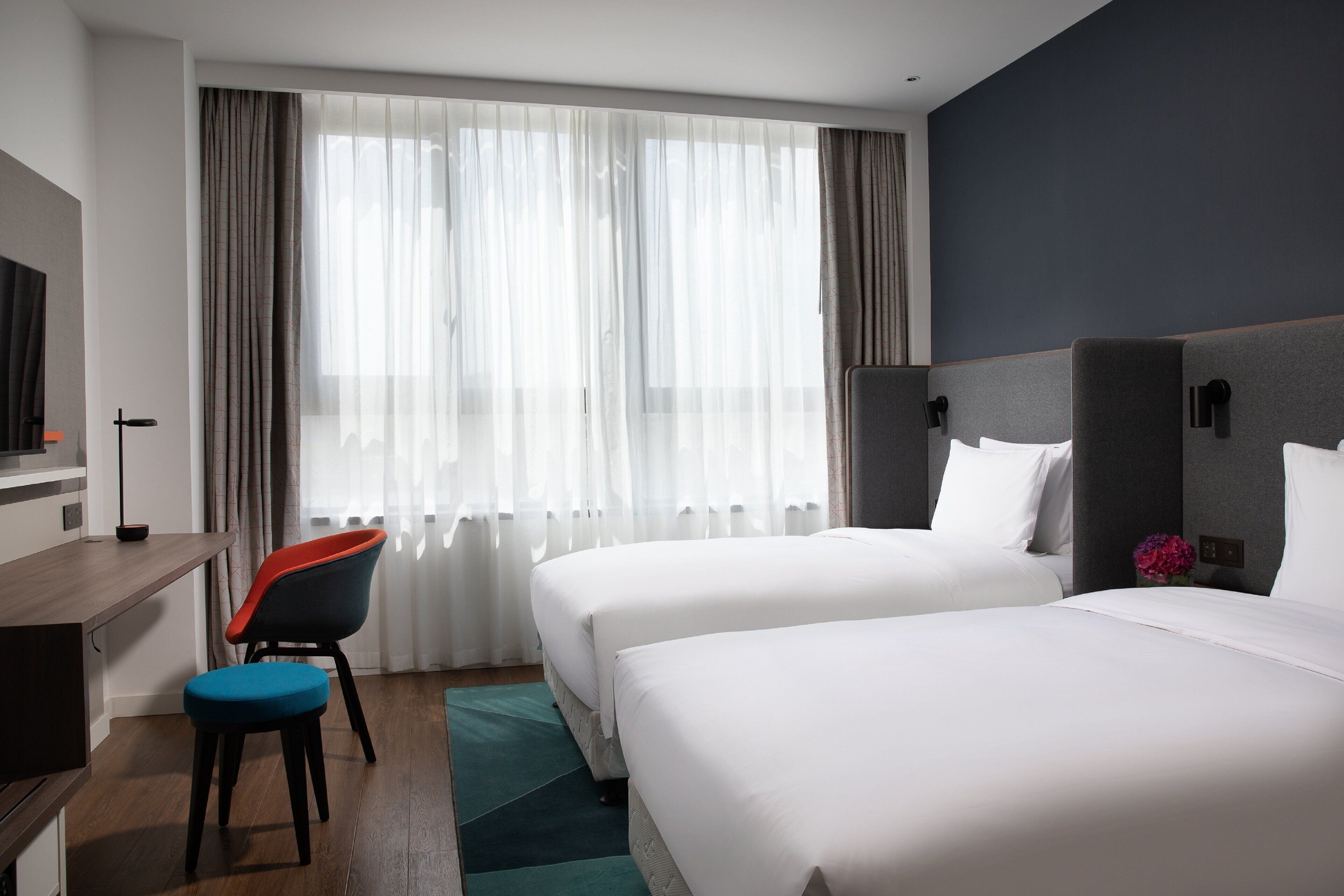 標準客房, 2 張單人床 | 羽絨被、房內夾萬、書桌、遮光窗簾/窗簾