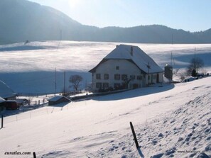 Ski hill - Hotel de l'Ours (Vuiteboeuf)
