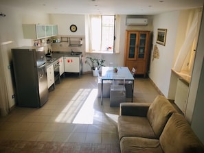 Interior - Open space in the center a few steps from the sea (Pescara)