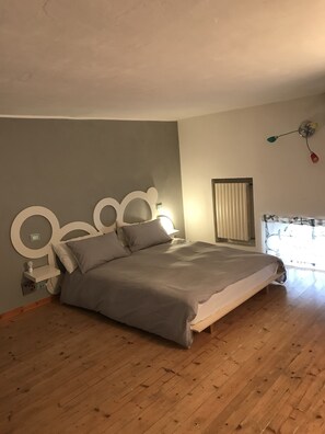 1 chambre, fer et planche à repasser, Wi-Fi, literie fournie