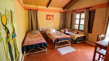 Quarto triplo (3 camas de solteiro) | Escrivaninha, quartos à prova de som, Wi-Fi de cortesia, roupa de cama