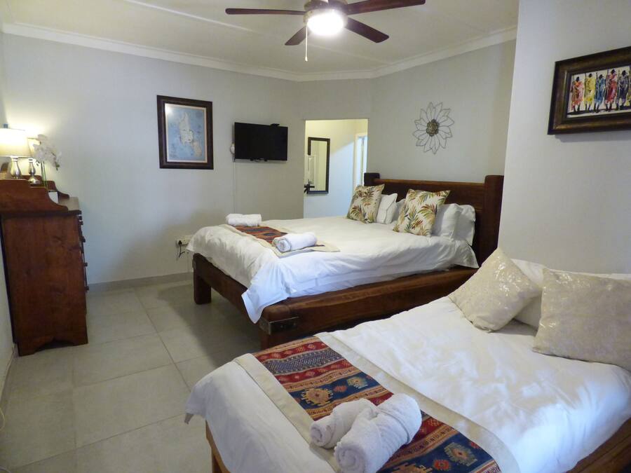 Minibar, blackout drapes, iron/ironing board, WiFi (free)