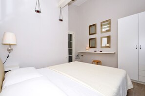 1 quarto, cofres nos quartos, Wi-Fi de cortesia, roupa de cama