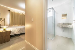 Apartment | Bathroom - Aluguel Apartamento 2 quartos sendo 1 suíte - 522 (Bombinhas)