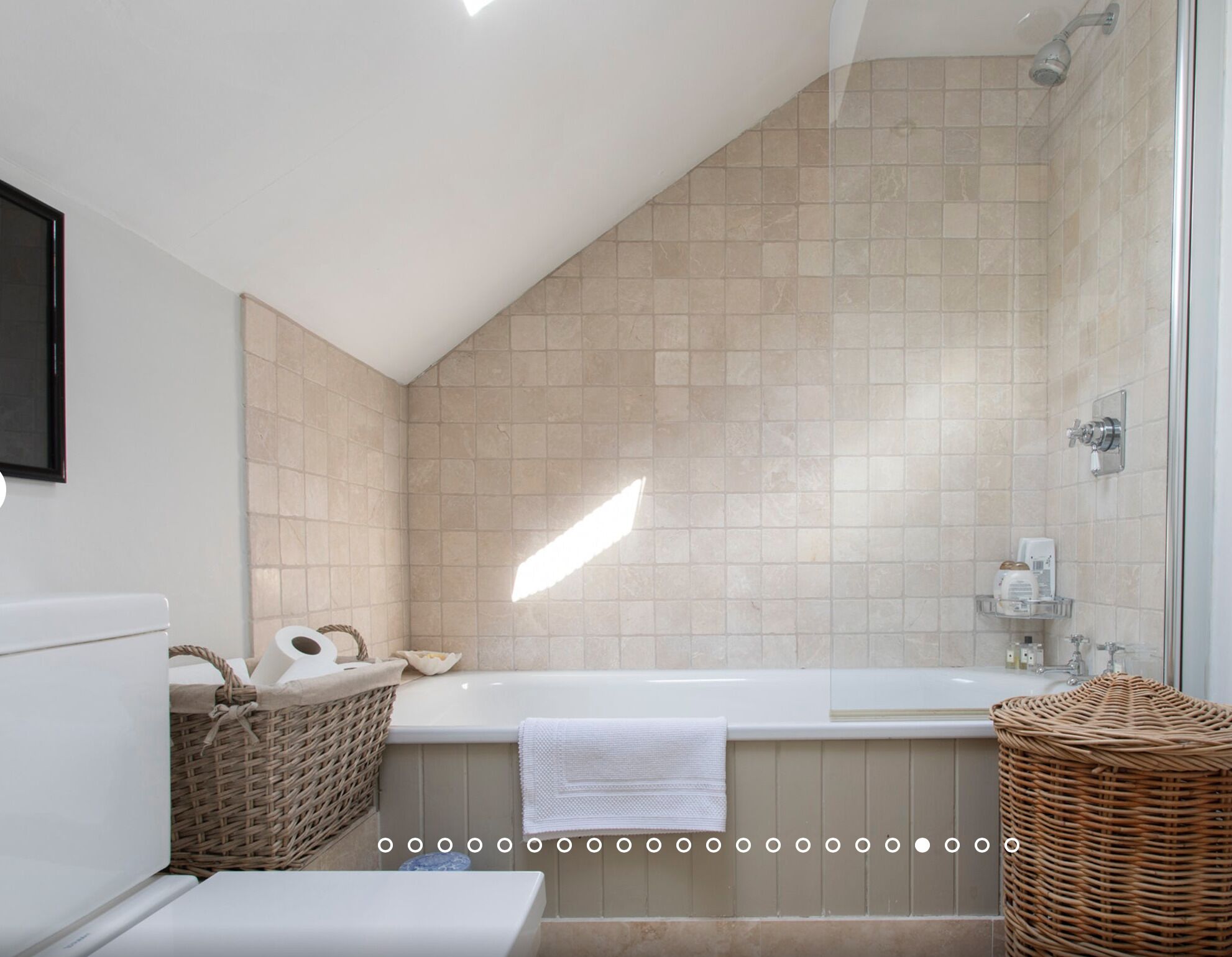 Apartment | Deep-soaking bathtub