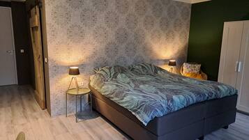 Chambre Double, salle de bains privée | Décoration personnalisée, ameublement personnalisé, Wi-Fi gratuit