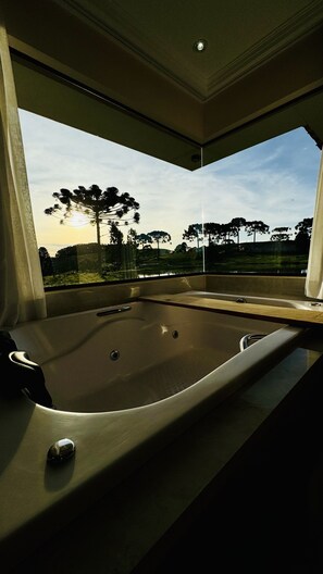 Premium bedding, Select Comfort beds, minibar, individually decorated