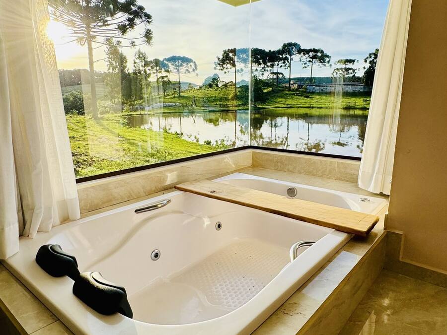 Premium bedding, Select Comfort beds, minibar, individually decorated