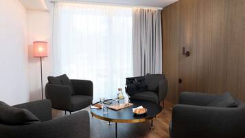 Business Room, 2 Single Beds, Non Smoking, Balcony