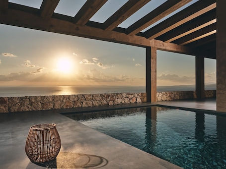 Outdoor pool. Luxury villa with private pool amazing see view