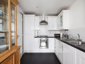 Comfort-Haus | Eigene Küche | Großer Kühlschrank, Mikrowelle, Ofen, Geschirrspüler