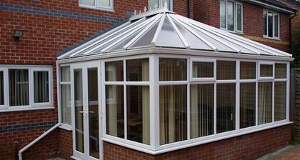 My-Places Elegant 6 Bed Town House - 68