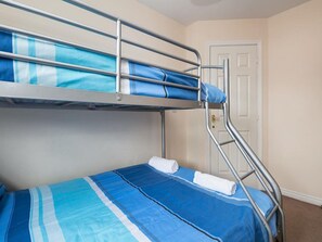 Casa empresarial | 6 habitaciones, ropa de cama de alta calidad y decoración personalizada 