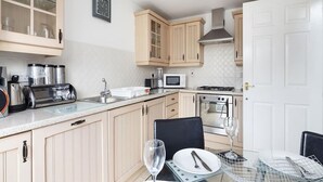 Townhome | Private kitchen - My-Places Large 4 Bed Town House - 14A (Manchester)
