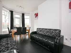 43-inch LCD TV with digital channels - My-Places Park Drive Town House - PD (Manchester)