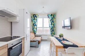 Apartment, 2 Bedrooms | In-room dining - FlatStar on Skhodnenskaya 11 (Moscow)