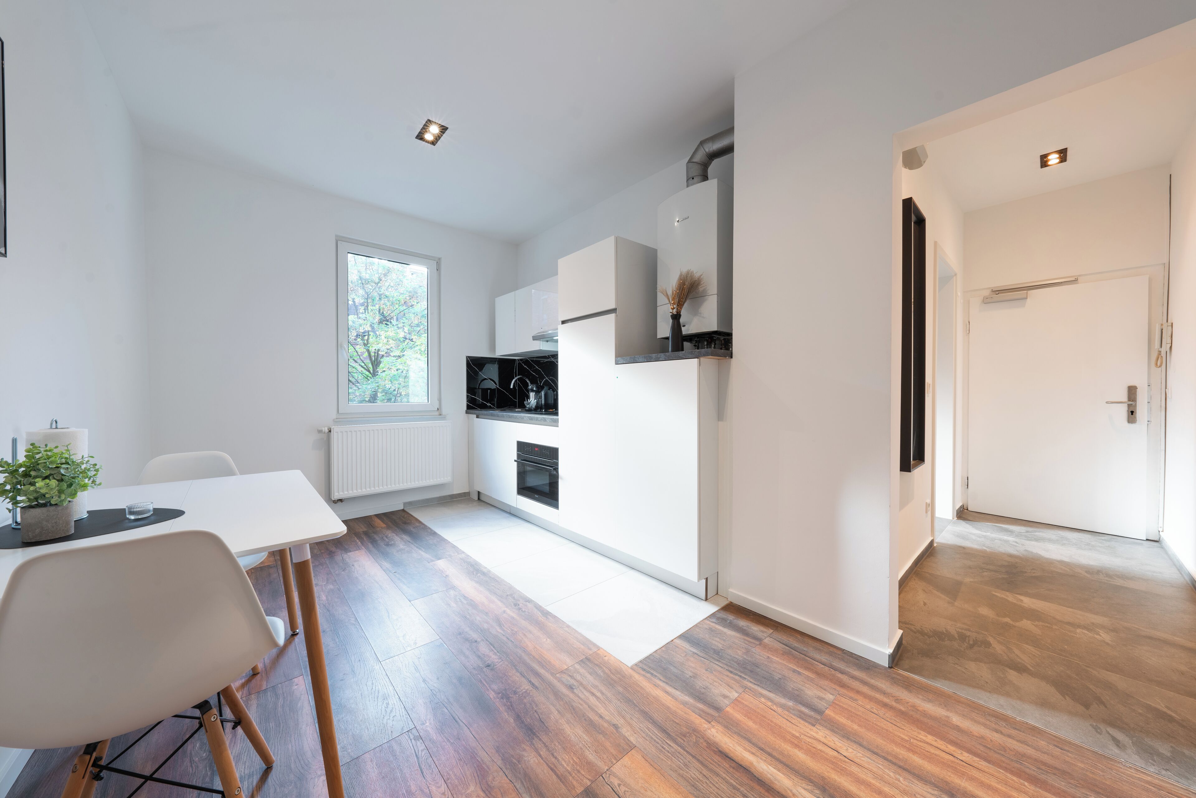 舒適開放式客房, 1 張加大雙人床 | 客廳 | 43 吋平面電視連衛星電視頻道、電視