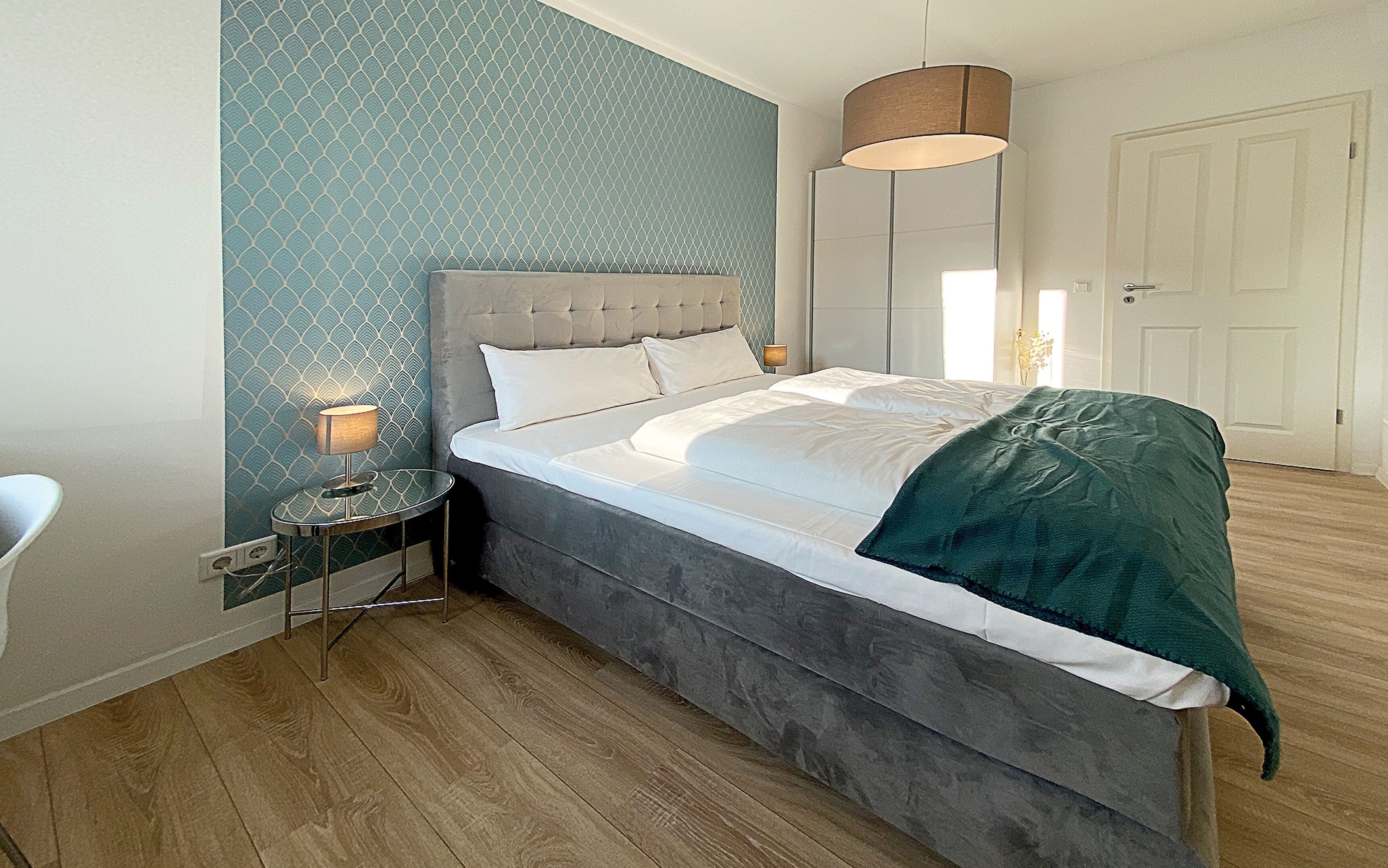 Duplex Deluxe - 2 sovrum | 2 sovrum, individuell inredning, unika möbler och skrivbord