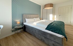 2 bedrooms, individually decorated, individually furnished, desk - Nurban Apartments GoHo (Nuremberg)