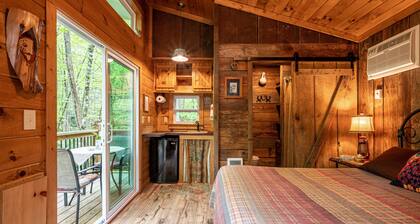 The Owl's Perch-backwoods bnb tarjoaa näkymät kauneimmalle purolle Robbinsvillessä, NC