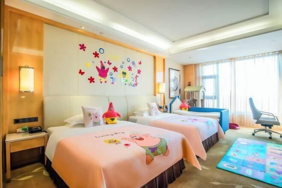 Cribs/infant beds