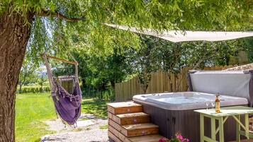 Bain à remous extérieur