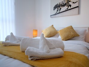 Apartment, 2 Bedrooms | 2 bedrooms, individually decorated, individually furnished - Onyx Luxury Stylish City Apartments (Birmingham)
