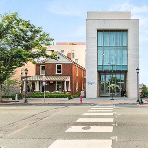 Front of property - The Doyle Hotel (Charlottesville)