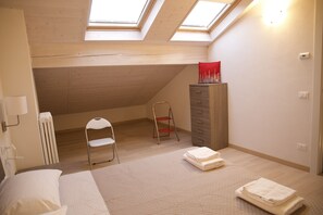 2 bedrooms, iron/ironing board, bed sheets