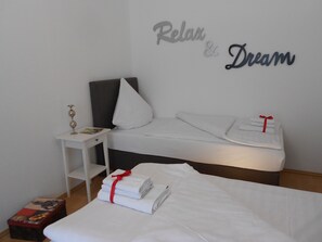 3 bedrooms, iron/ironing board, Internet, bed sheets