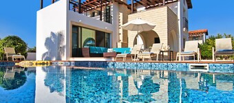 INGRID - 3Bed VILLA balkon met zeezicht aan de Middellandse Zee in het kustgebied van Ayia Thekla