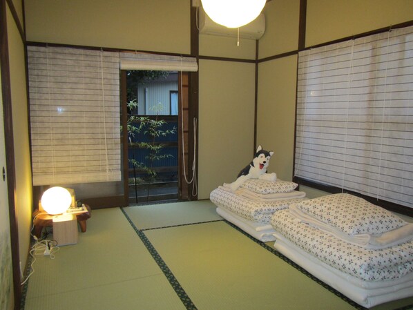 Interior - You can experience the town which is traditional Japan and a modern beach! (鎌倉市)