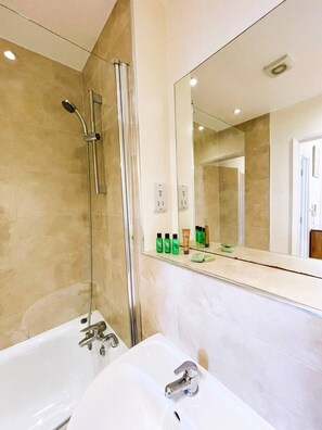 Apartment | Bathroom