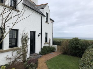 Exterior - SEASCAPE MANOR ... sea view cottage in Ballintoy on the Causeway Coast (Ballintoy)