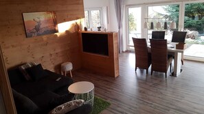 Smart TV, music library - Apartment on a slope with a great view of the Bavarian Forest National Park (Bühel)