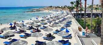 IOANNA - 3BD VILLA bare 100 meter fra Middelhavet