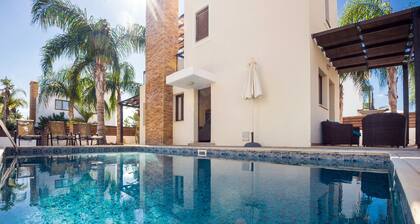 IOANNA - 3BD VILLA only 100m from the Mediterranean Sea