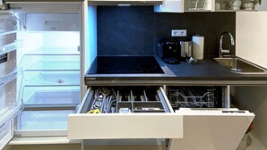 Comfort Suite Apartment | ครัวส่วนตัว