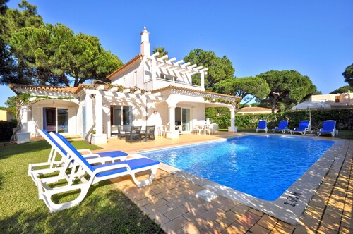 Charming Villa, Private Pool, Walking Distance to Centre, Free AC & Wifi