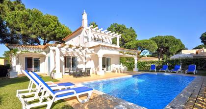 Charming Villa, Private Pool, Walking Distance to Centre, Free AC & Wifi