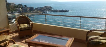 On the Beach! Gorgeous Ocean Views