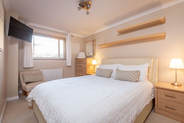 Apartment, 1 Bedroom | 1 bedroom, free cribs/infant beds, free WiFi, bed sheets