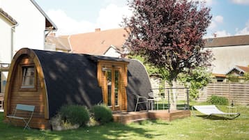 Chalet, uitzicht op tuin | 1 slaapkamer, luxe beddengoed, een minibar, gratis wifi