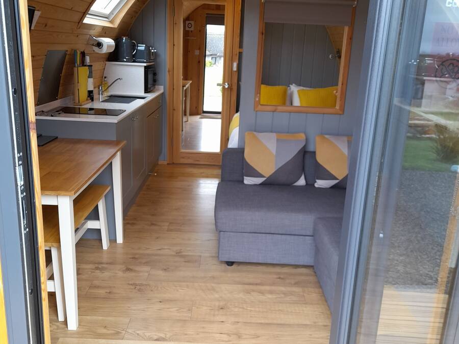 Luksusmökki | Ylelliset vuodevaatteet, pimennysverhot, vuodevaatteet