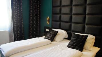 Deluxe Double Room | Individually decorated, individually furnished, desk, laptop workspace