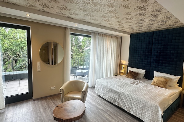 Luxury Double Room, 2 Twin Beds | Individually decorated, individually furnished, desk, laptop workspace